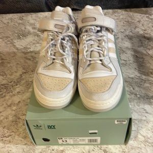 Adidas “Ivy Park” forums